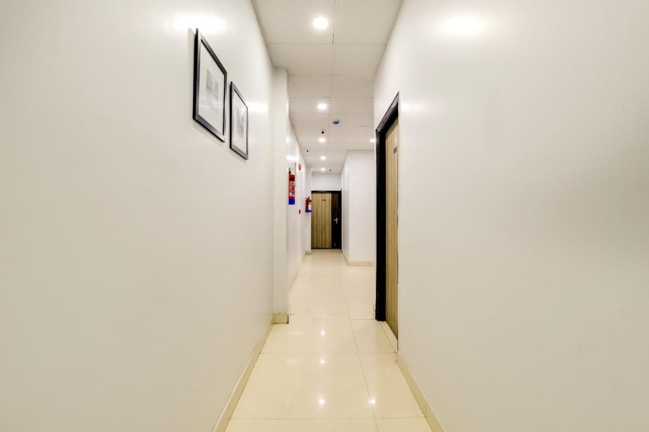 Collection O 71756 Hotel Silver Arrow Near Pacific Mall Tagore Garden Dillí Exteriér fotografie