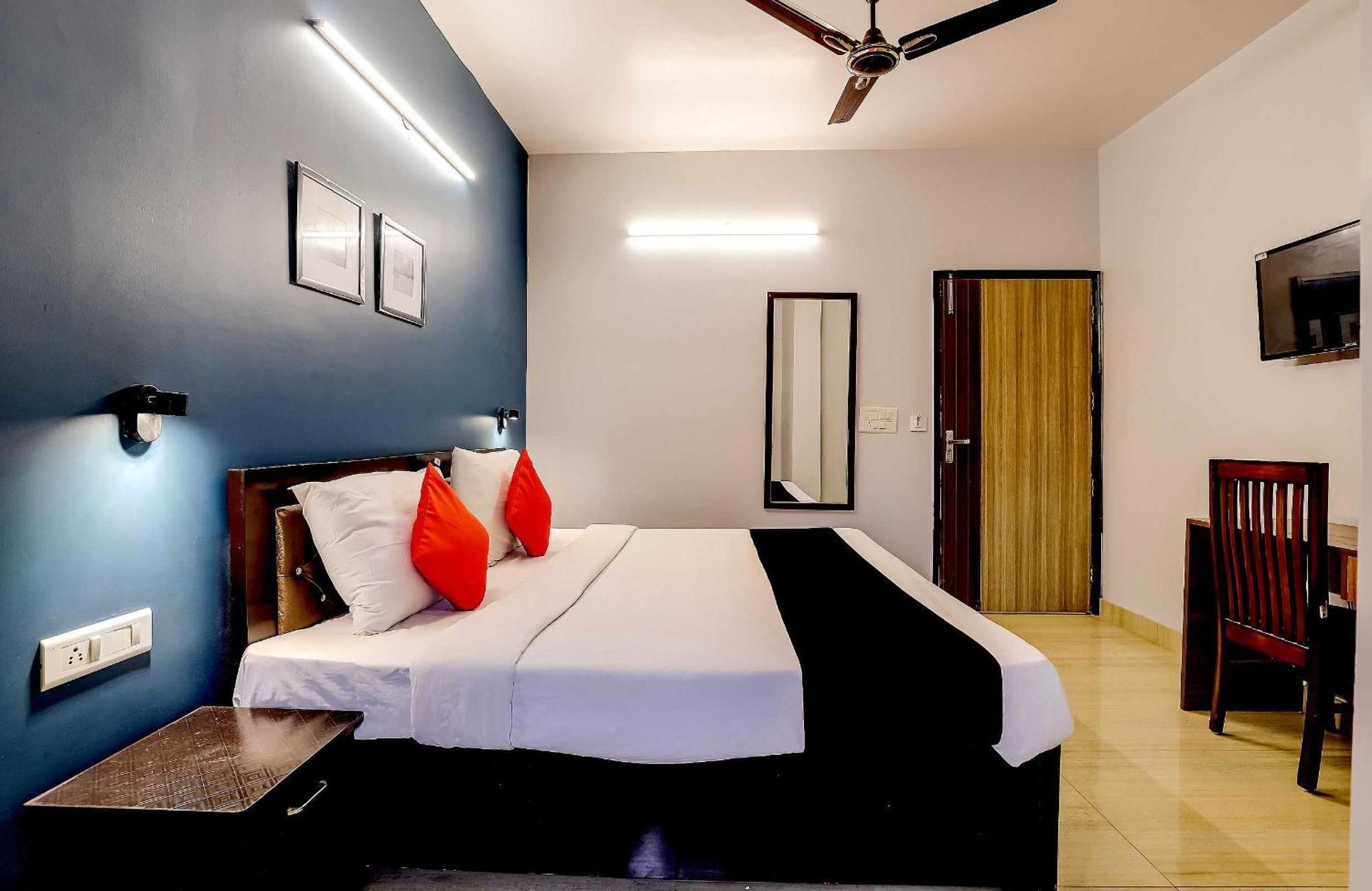 Collection O 71756 Hotel Silver Arrow Near Pacific Mall Tagore Garden Dillí Exteriér fotografie